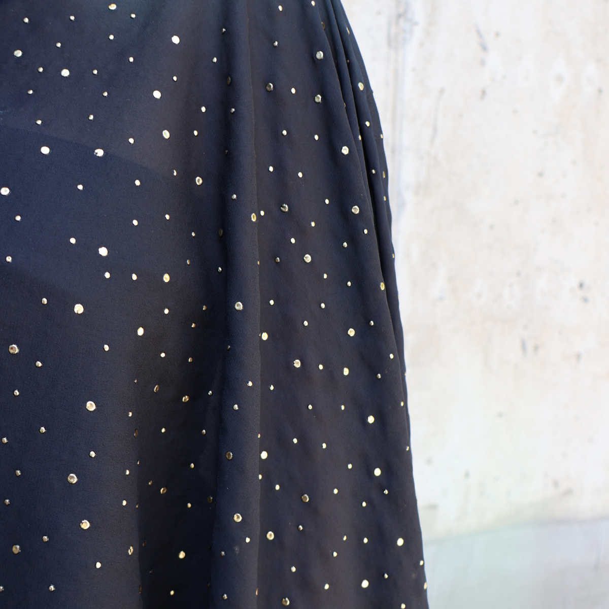 CAPA LUCRECIA TACHAS NEGRO