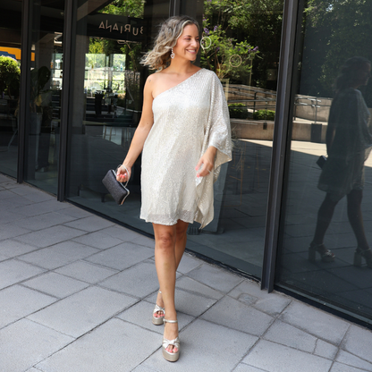 VESTIDO CORTO BRILLOS PLATA