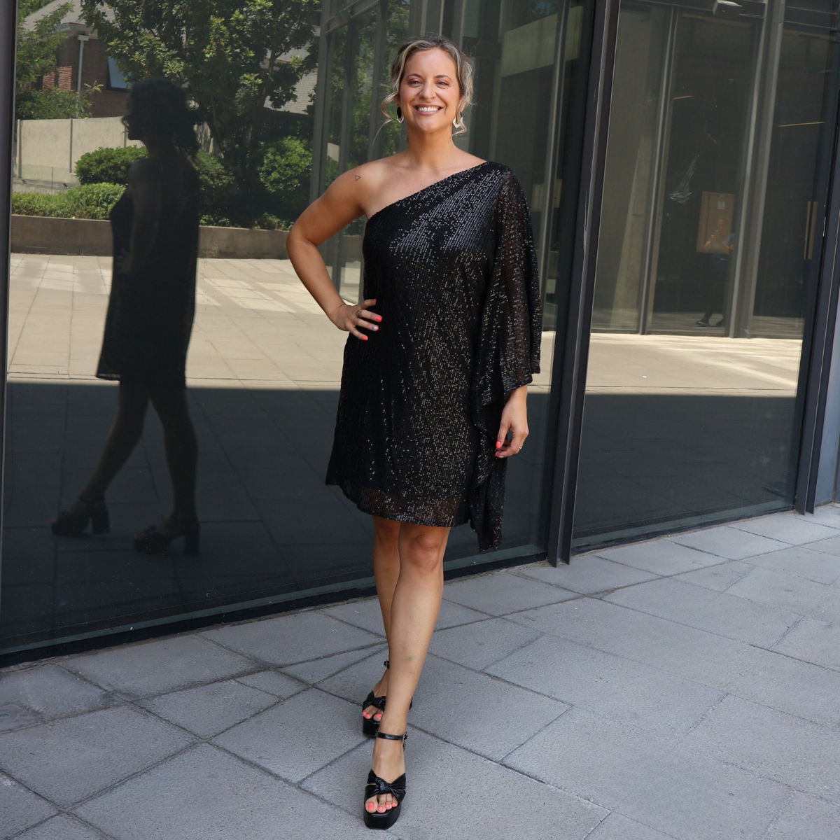 VESTIDO CORTO BRILLOS NEGRO