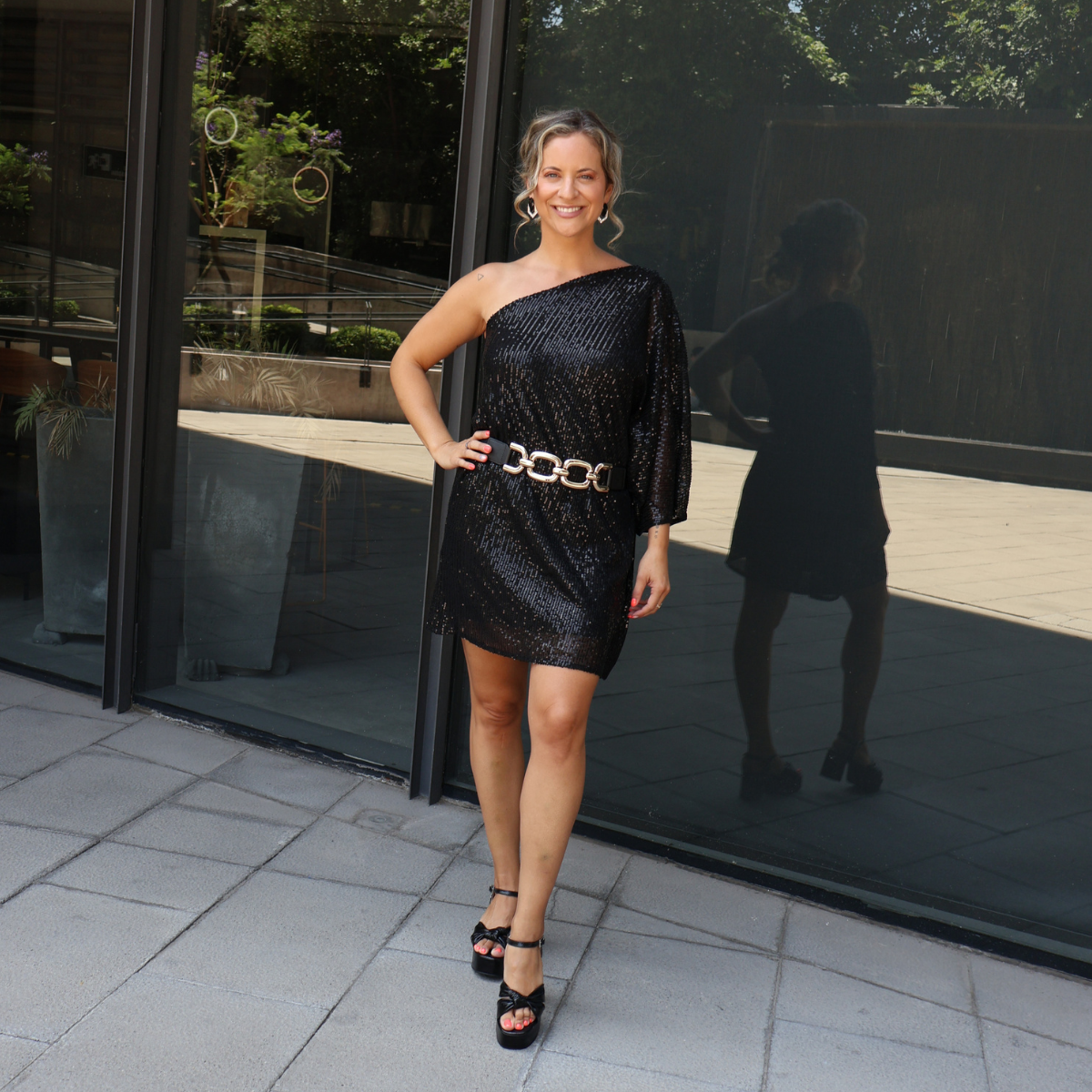 VESTIDO CORTO BRILLOS NEGRO