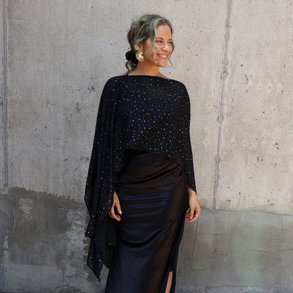 CAPA LUCRECIA TACHAS NEGRO