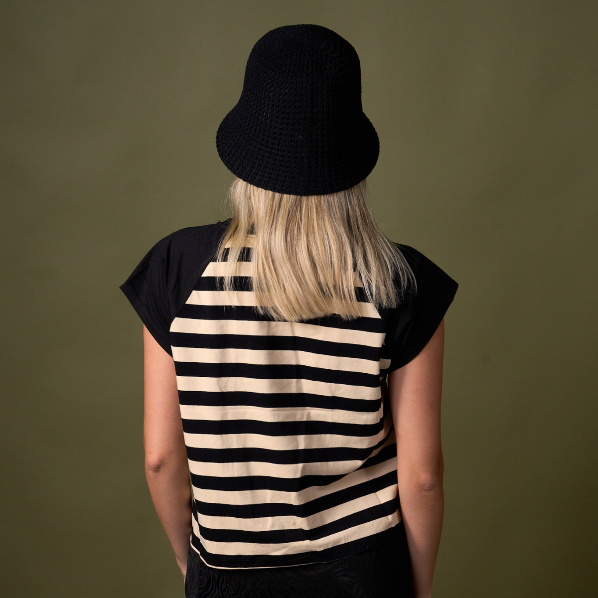 POLERA STRIPES NEGRA